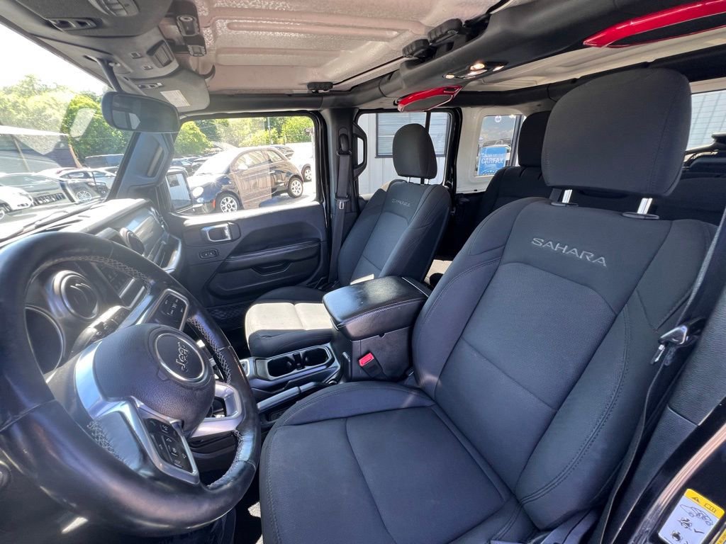 Used 2019 Jeep Wrangler Unlimited Sahara AWD/4WD image 12
