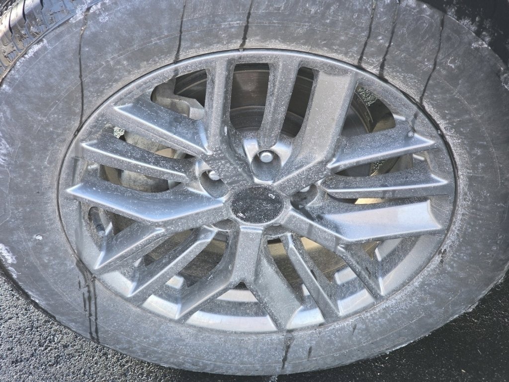 Used 2023 Nissan Rogue S image 31