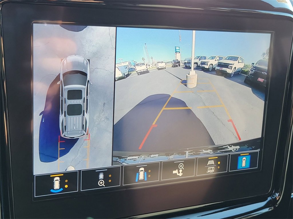 Used 2023 Chevrolet Traverse Premier w/ Redline Edition image 15