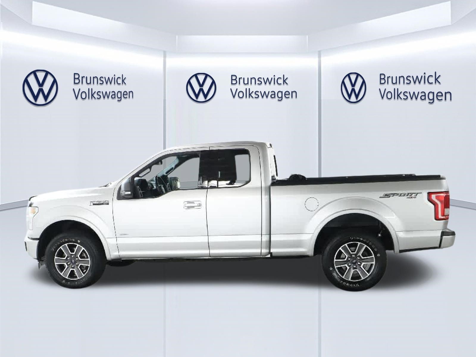 Used 2017 Ford F150 XLT w/ Equipment Group 302A Luxury AWD/4WD image 36