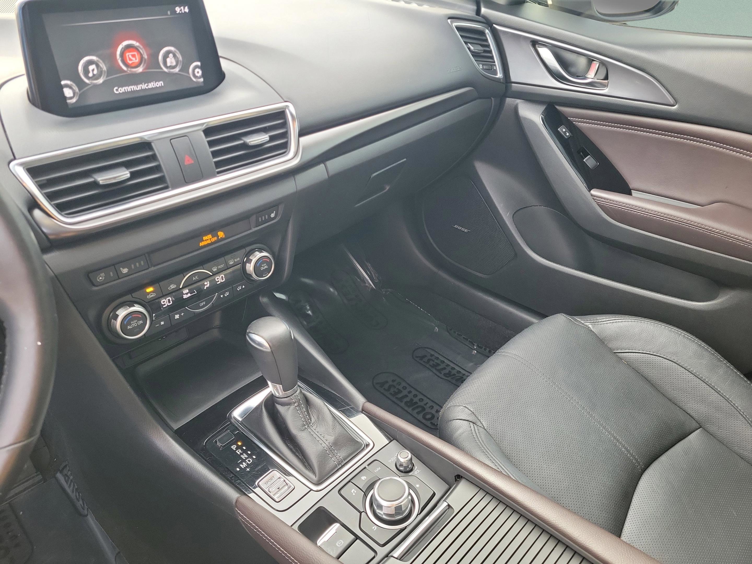 Used 2018 MAZDA MAZDA3 Grand Touring w/ Premium Equipment Package image 34