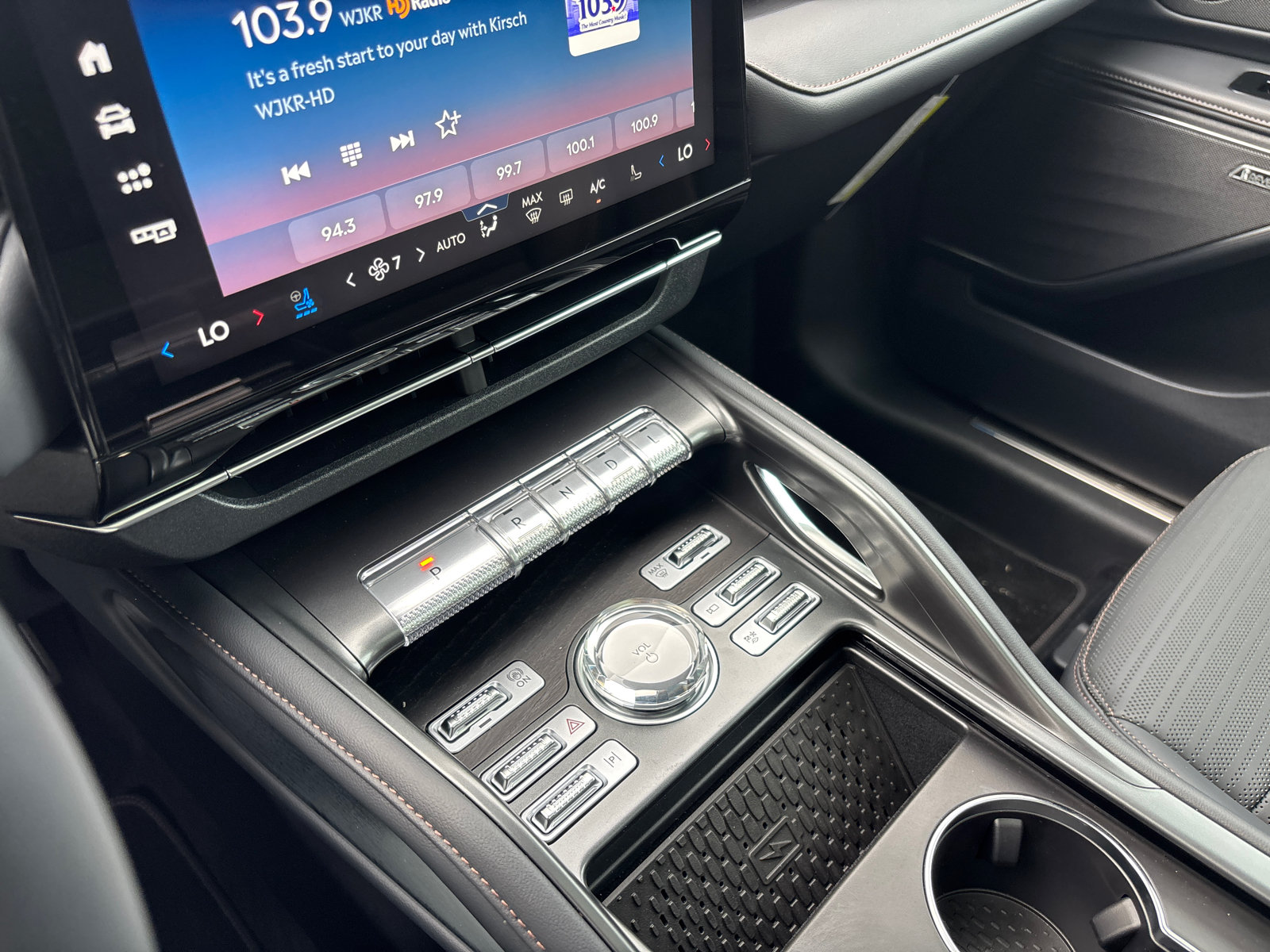 New 2026 Lincoln Nautilus Reserve AWD/4WD image 23