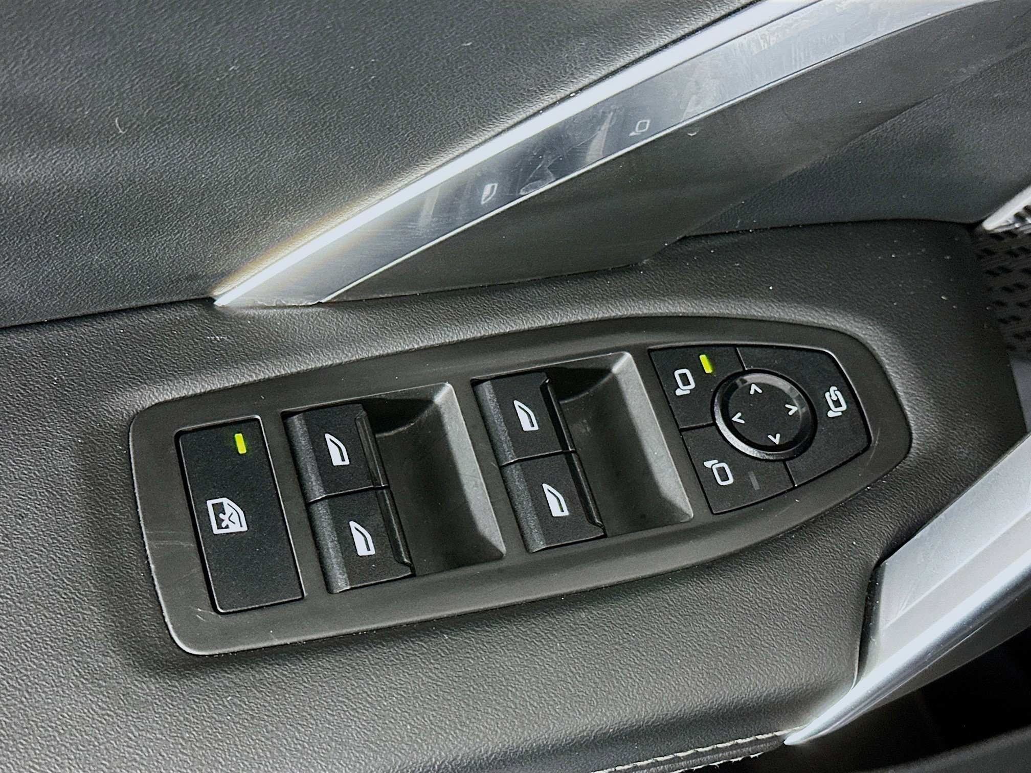 Used 2025 BMW X1 xDrive28i image 15