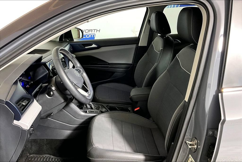 Used 2024 Volkswagen Taos SE w/ Panoramic Sunroof Package AWD/4WD image 20