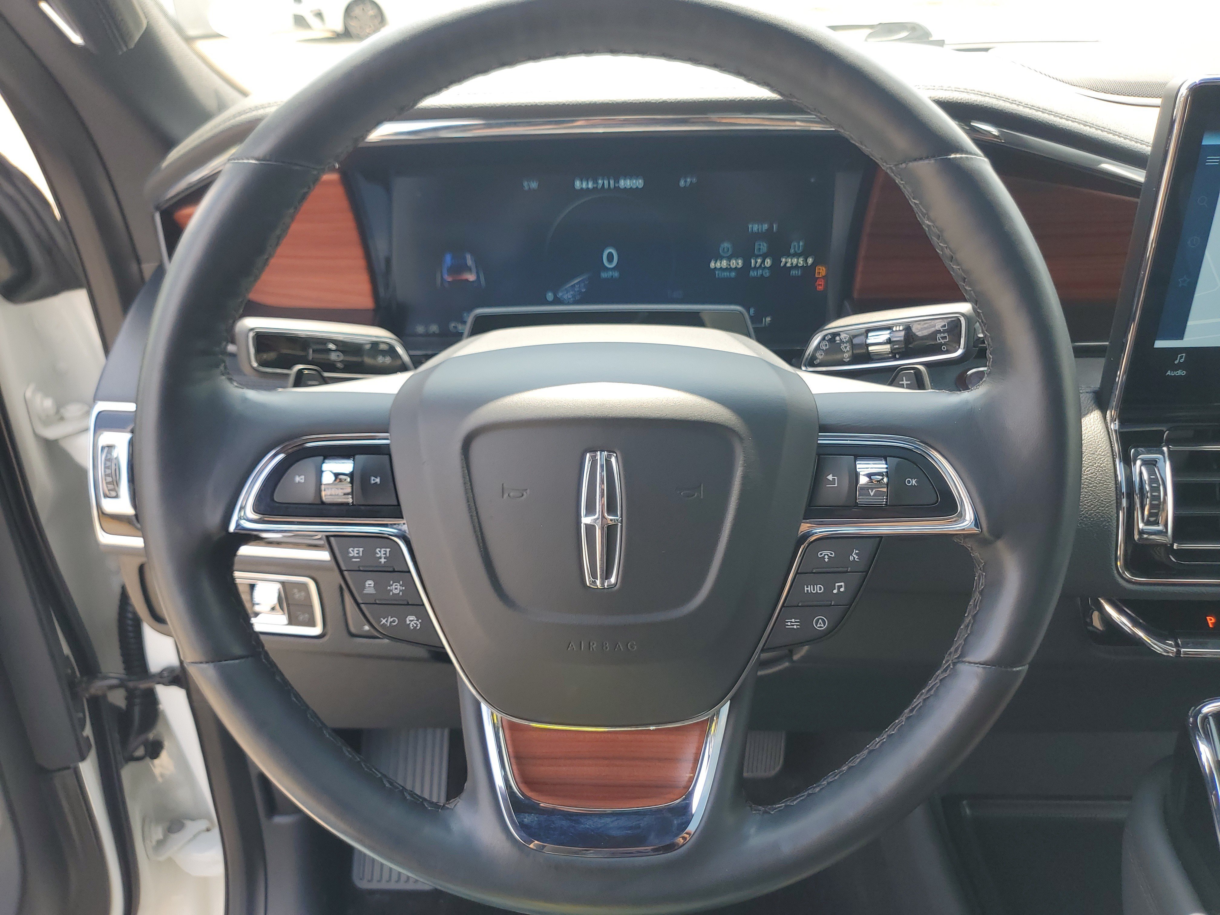Used 2024 Lincoln Navigator Reserve AWD/4WD image 14