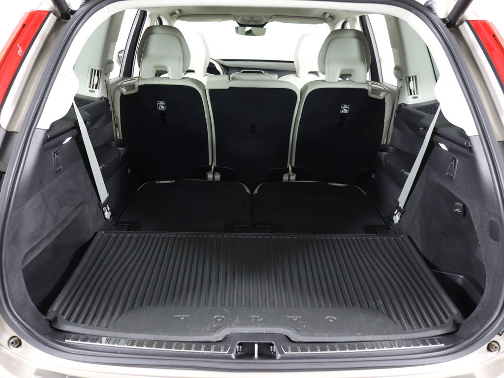 Used 2024 Volvo XC90 B5 Plus AWD/4WD image 24