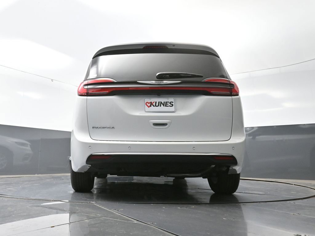 New 2026 Chrysler Pacifica Select image 53