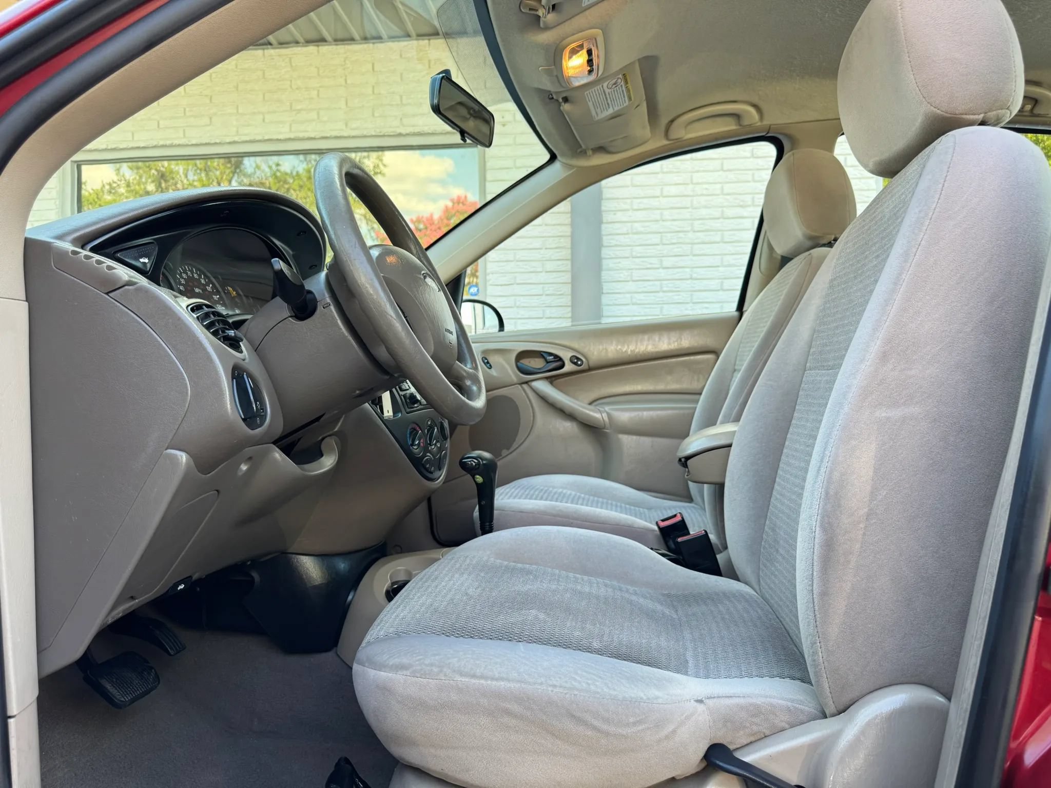 Used 2003 Ford Focus SE FWD image 14