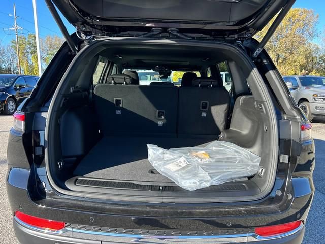 New 2025 Jeep Grand Cherokee 4WD image 26