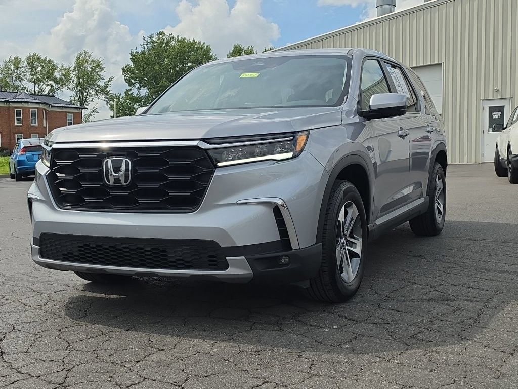 Certified 2025 Honda Pilot EX-L image 3