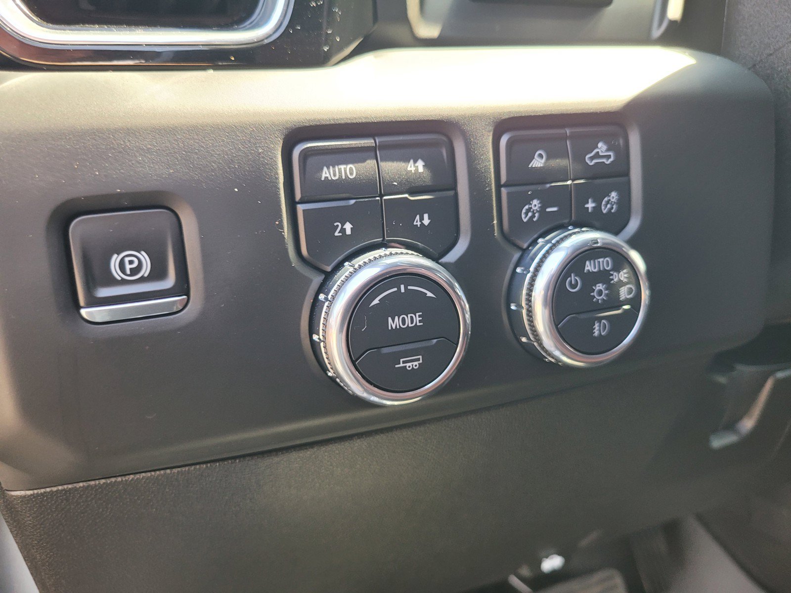 Used 2025 GMC Sierra 2500 Denali Ultimate AWD/4WD image 15