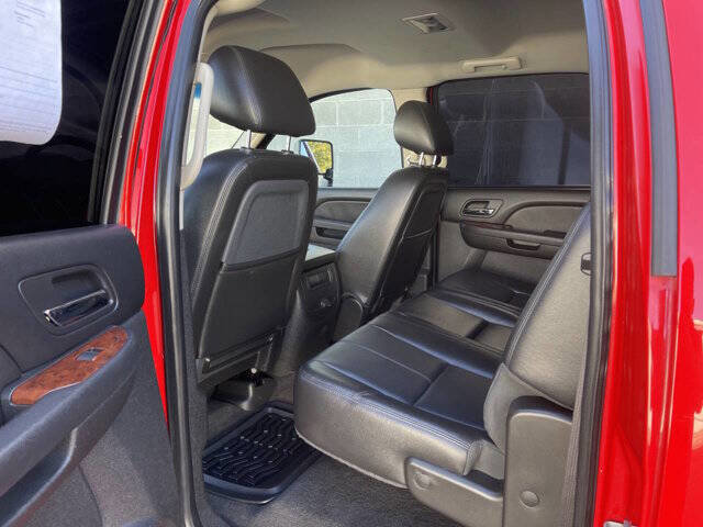 Used 2012 GMC Sierra 2500 SLT w/ SLT Convenience Package AWD/4WD image 14