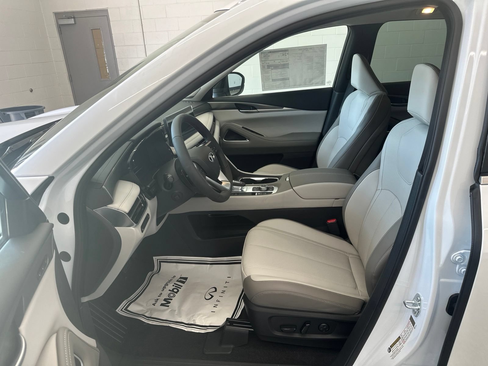 New 2027 INFINITI QX60 Luxe w/ Cargo Package AWD/4WD image 9