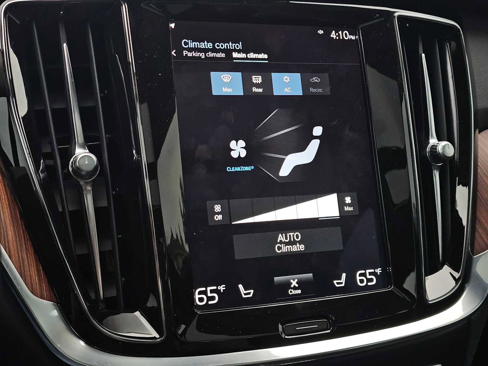 Used 2022 Volvo S60 T8 R-Design Expression w/ Advanced Package image 31