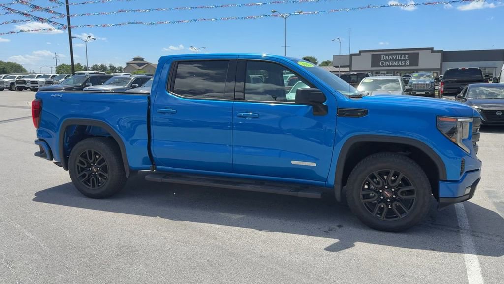 Used 2023 GMC Sierra 1500 Elevation w/ LPO, Elevation Black Package AWD/4WD image 8