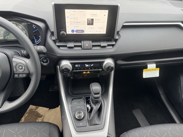 Used 2025 Toyota RAV4 XLE image 2