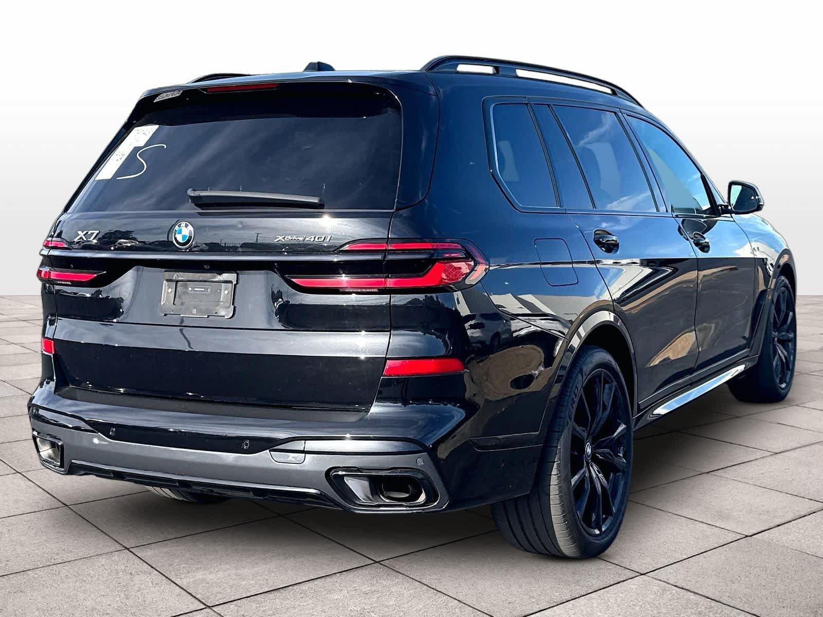 Used 2024 BMW X7 xDrive40i w/ M Sport Package AWD/4WD image 9