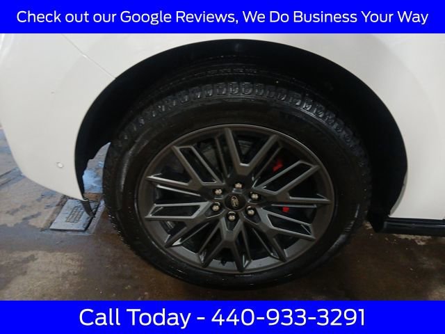 Used 2025 Ford Expedition Max Platinum w/ Stealth Performance Package image 15