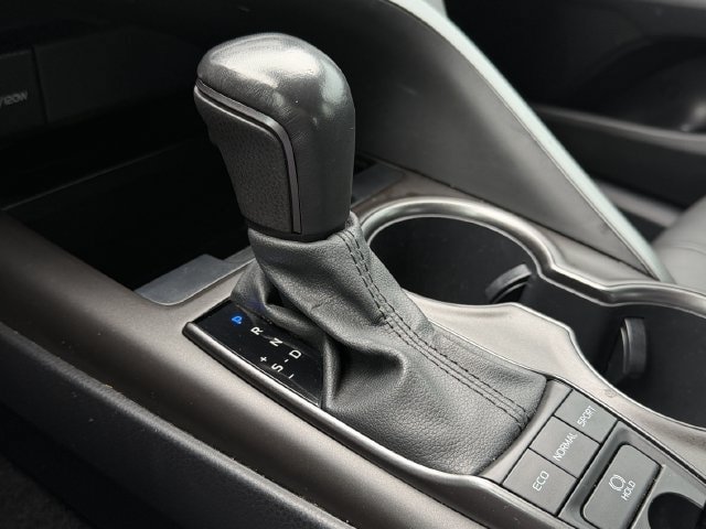 Used 2021 Toyota Camry XSE FWD image 18