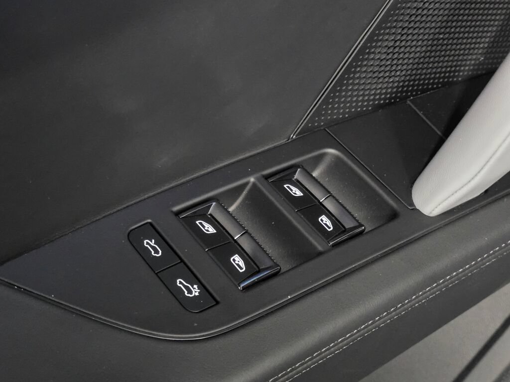 New 2026 Porsche Cayenne Electric AWD/4WD image 39