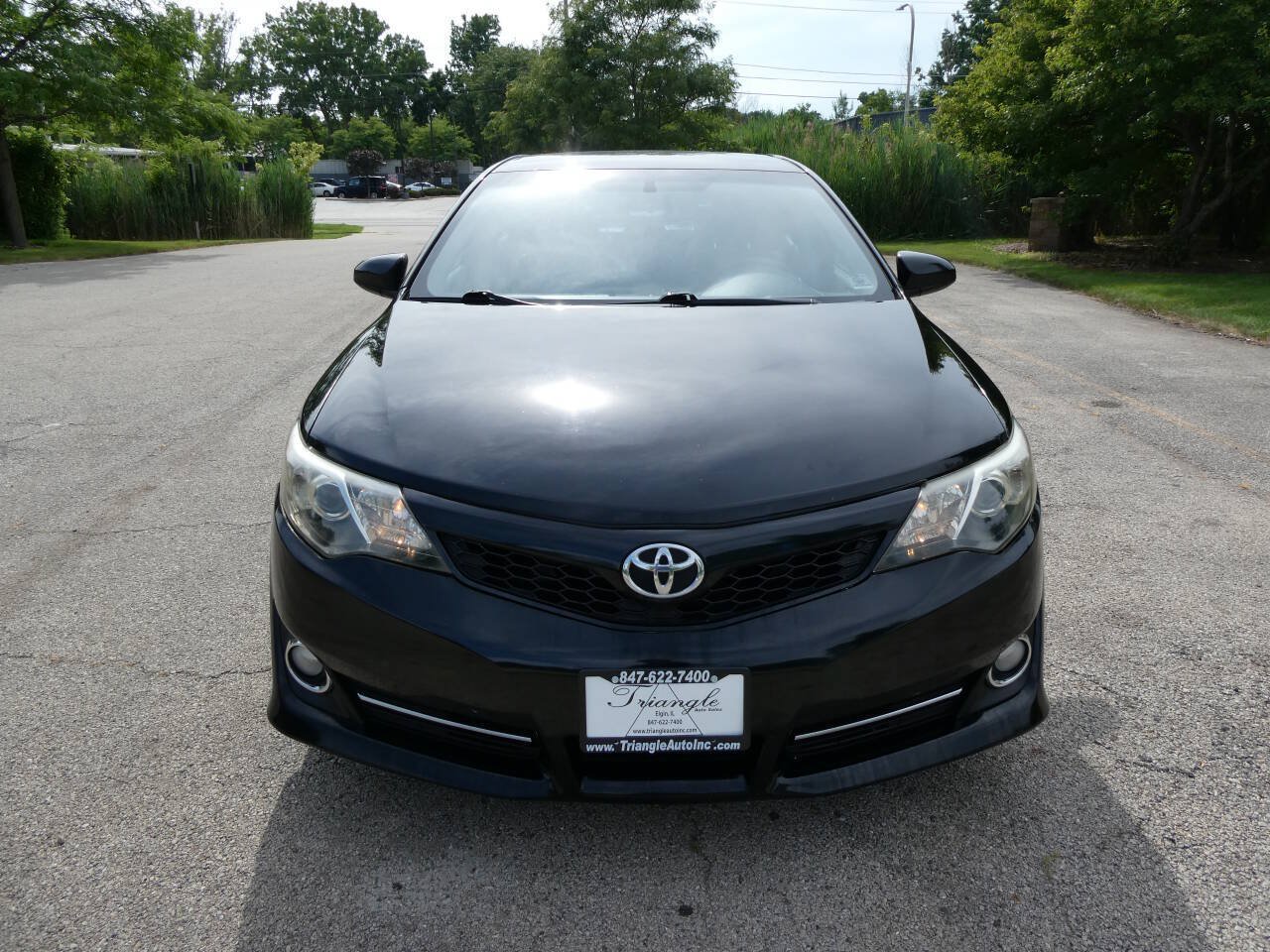 Used 2012 Toyota Camry SE FWD image 2