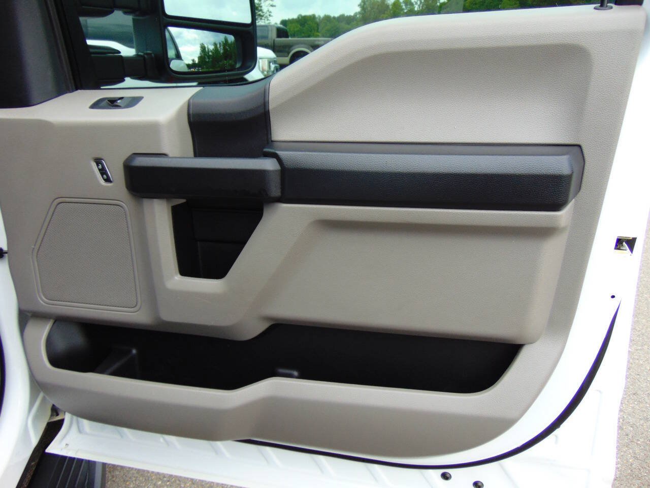 Used 2018 Ford F350 XL w/ Power Equipment Group RWD image 38