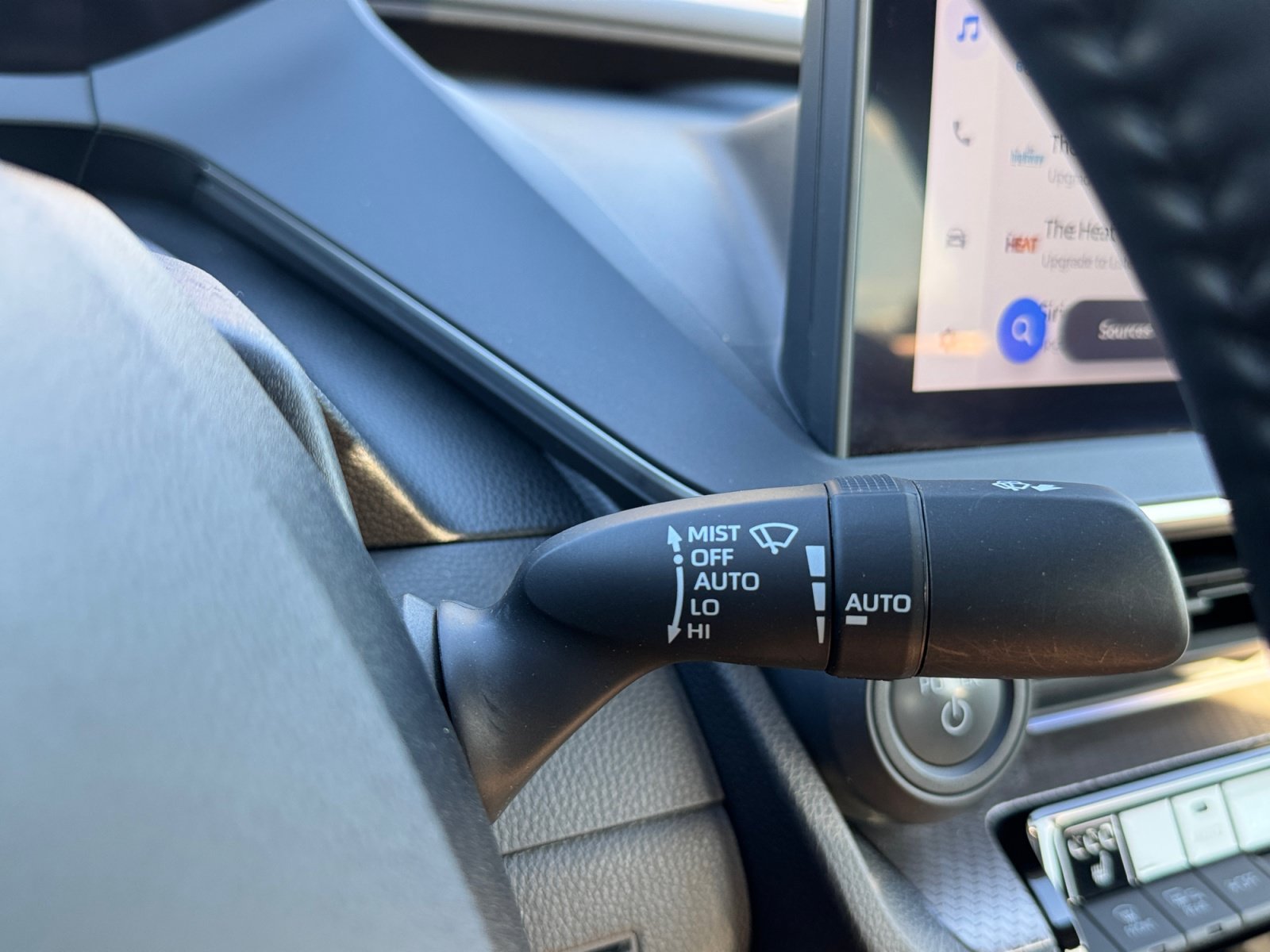Used 2023 Toyota Prius XLE AWD/4WD image 19