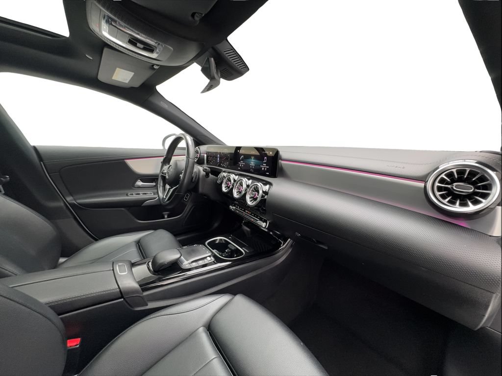 Used 2023 Mercedes-Benz CLA 250 image 31
