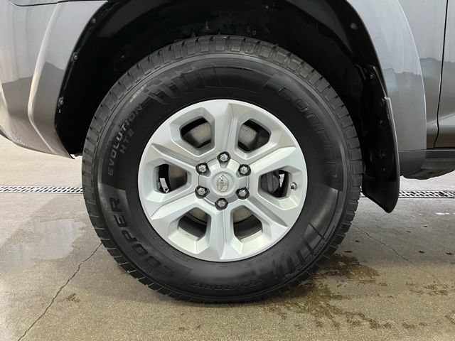 Certified 2019 Toyota 4Runner SR5 AWD/4WD image 26