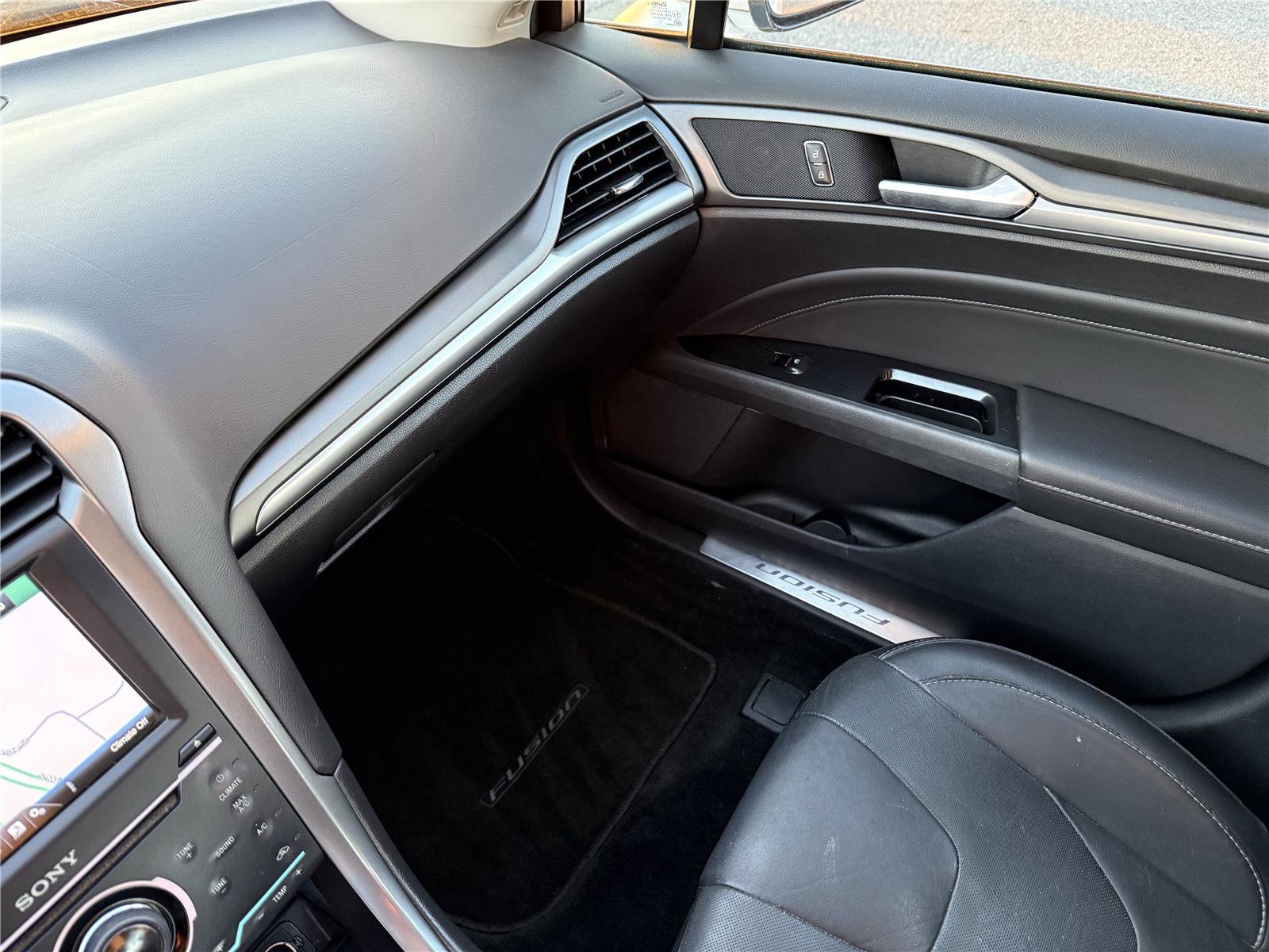 Used 2013 Ford Fusion Energi Titanium image 28