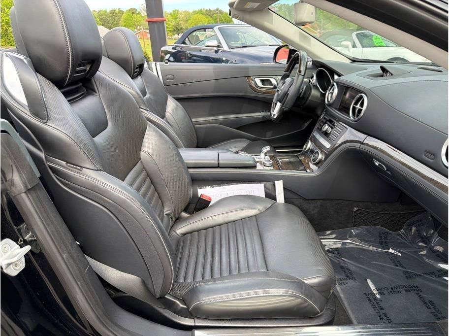 Used 2015 Mercedes-Benz SL 550 image 10