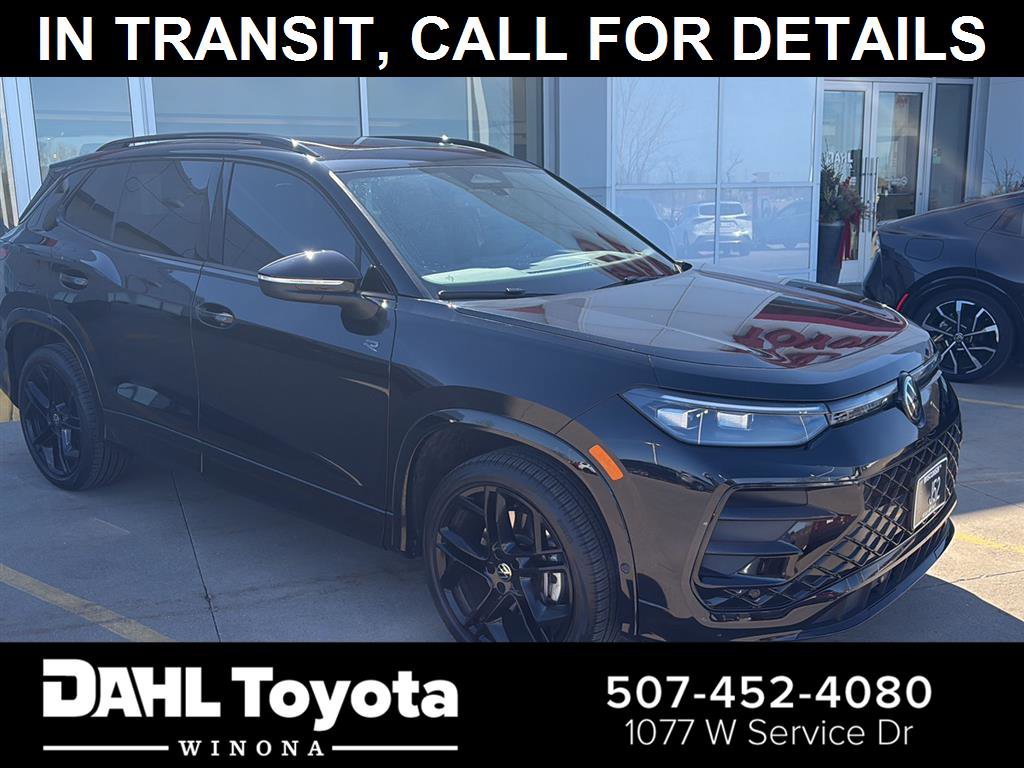 Used 2025 Volkswagen Tiguan SE R-Line image 1