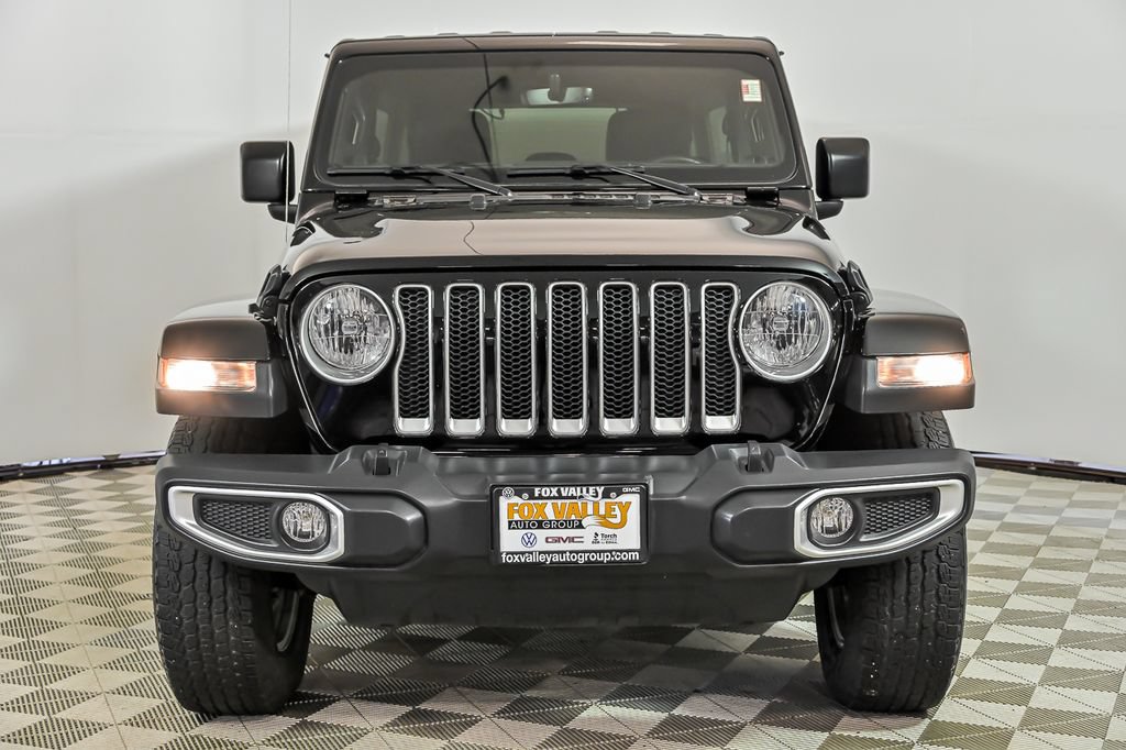 Used 2018 Jeep Wrangler Unlimited Sahara AWD/4WD image 4