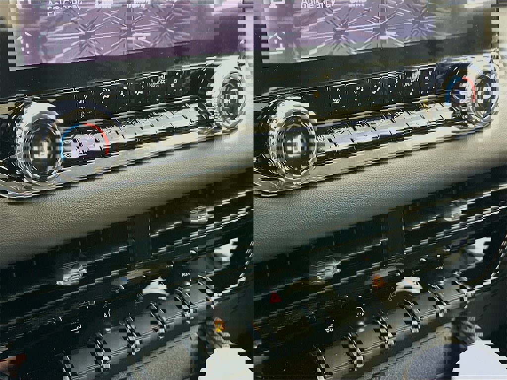 New 2026 GMC Canyon Elevation w/ Convenience Package image 16