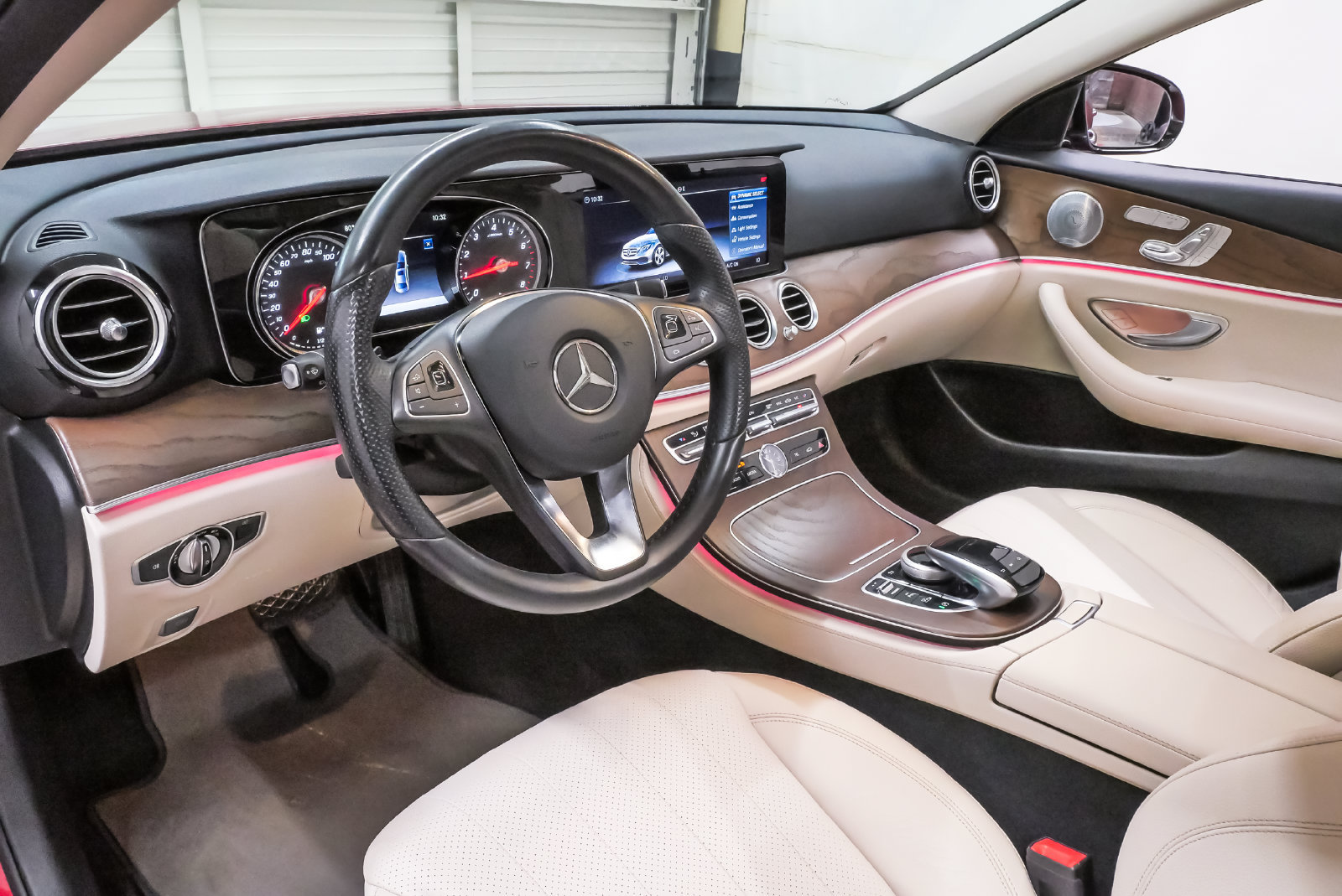 Used 2018 Mercedes-Benz E 300 4MATIC image 2