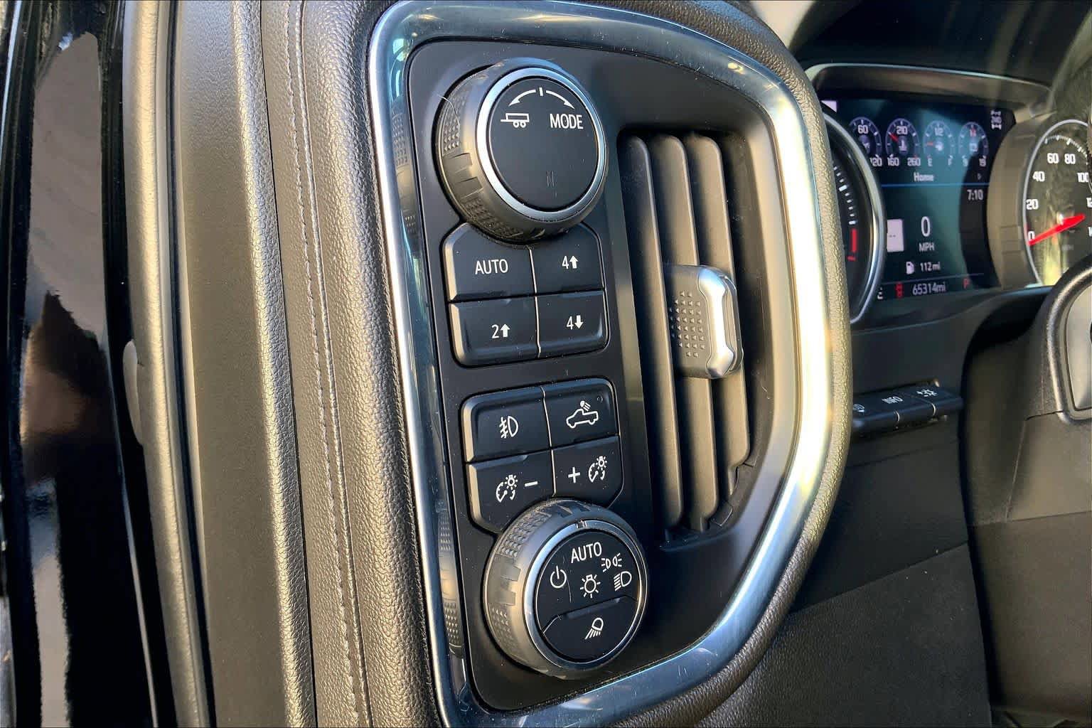 Used 2022 Chevrolet Silverado 3500 High Country w/ Technology Package AWD/4WD image 34