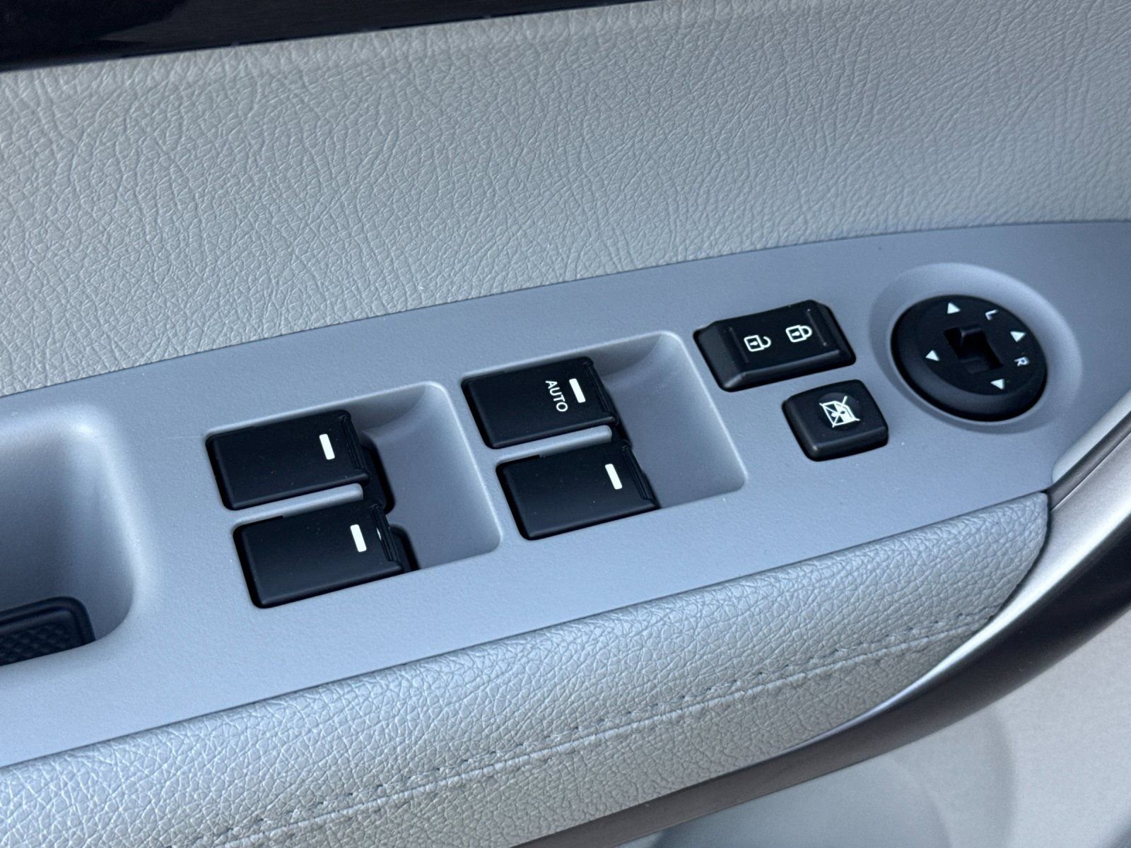 Used 2014 Kia Sorento LX image 11