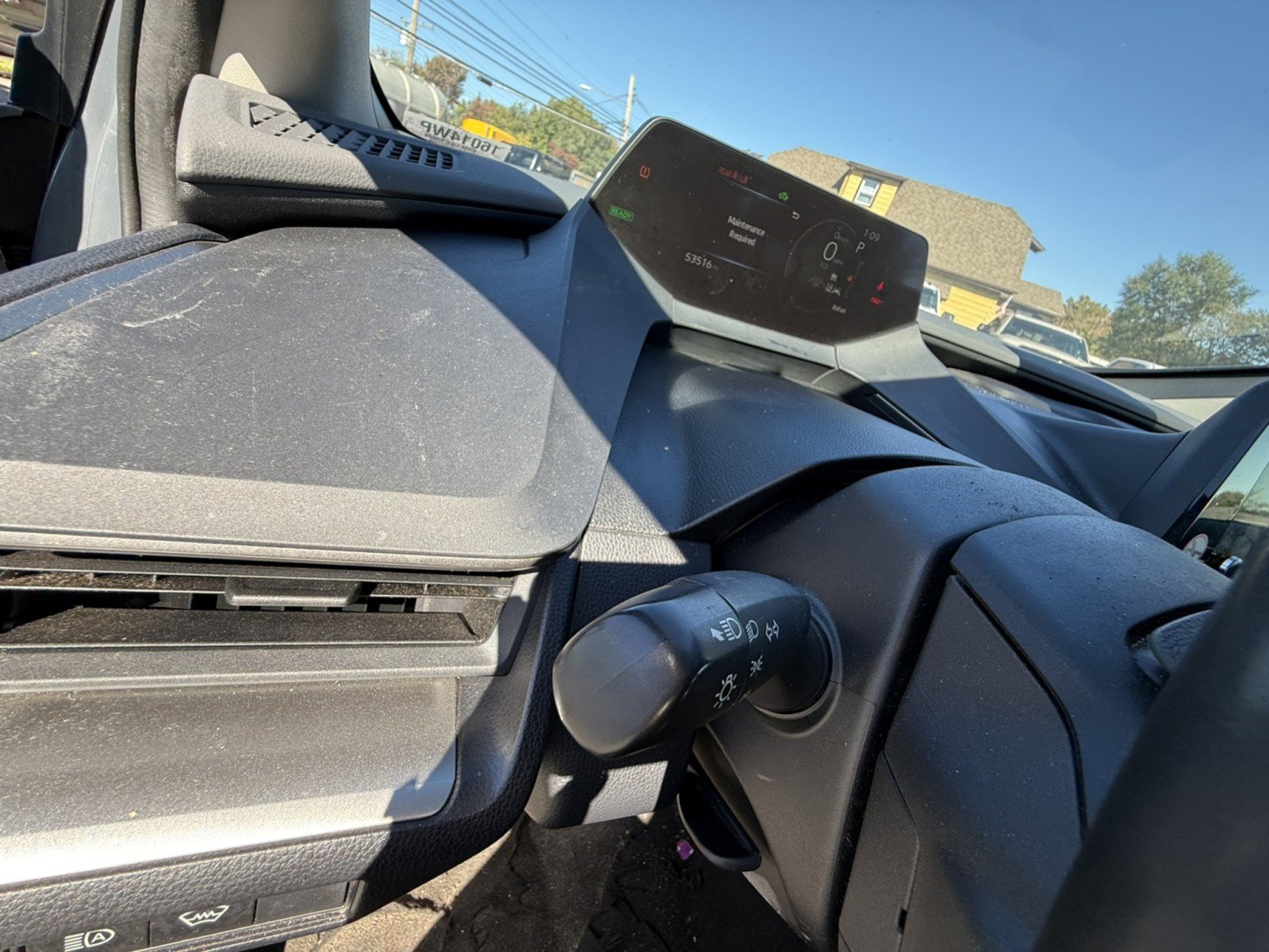 Used 2024 Toyota Prius LE FWD image 17