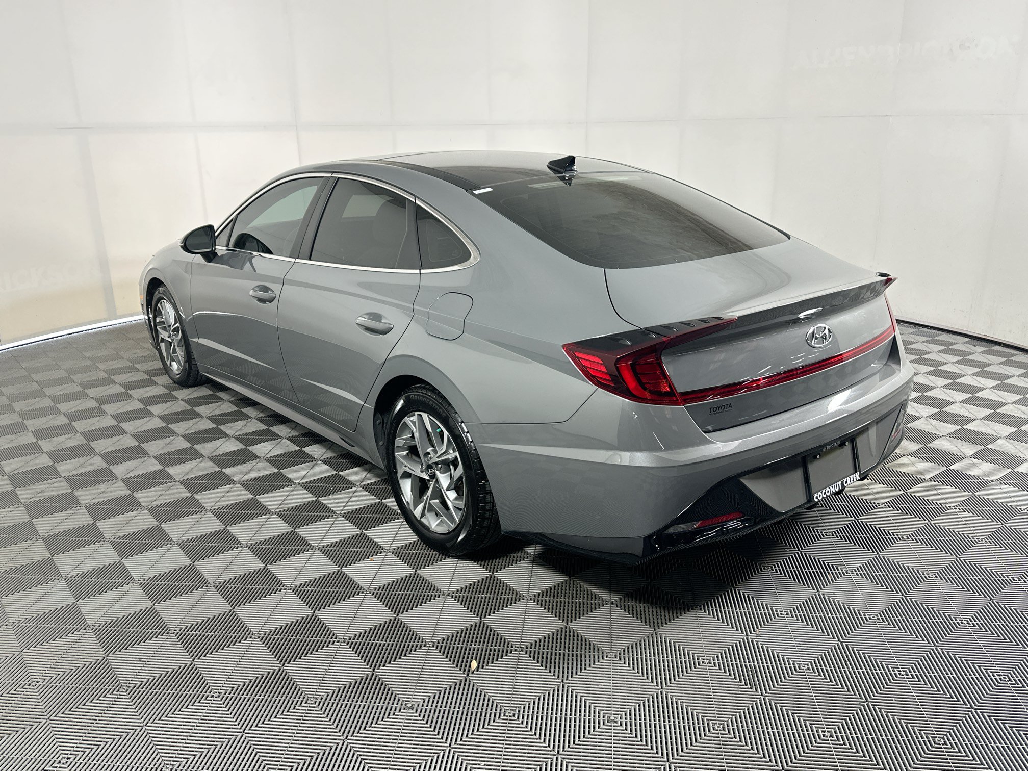 Used 2022 Hyundai Sonata SEL w/ Convenience Package FWD image 5
