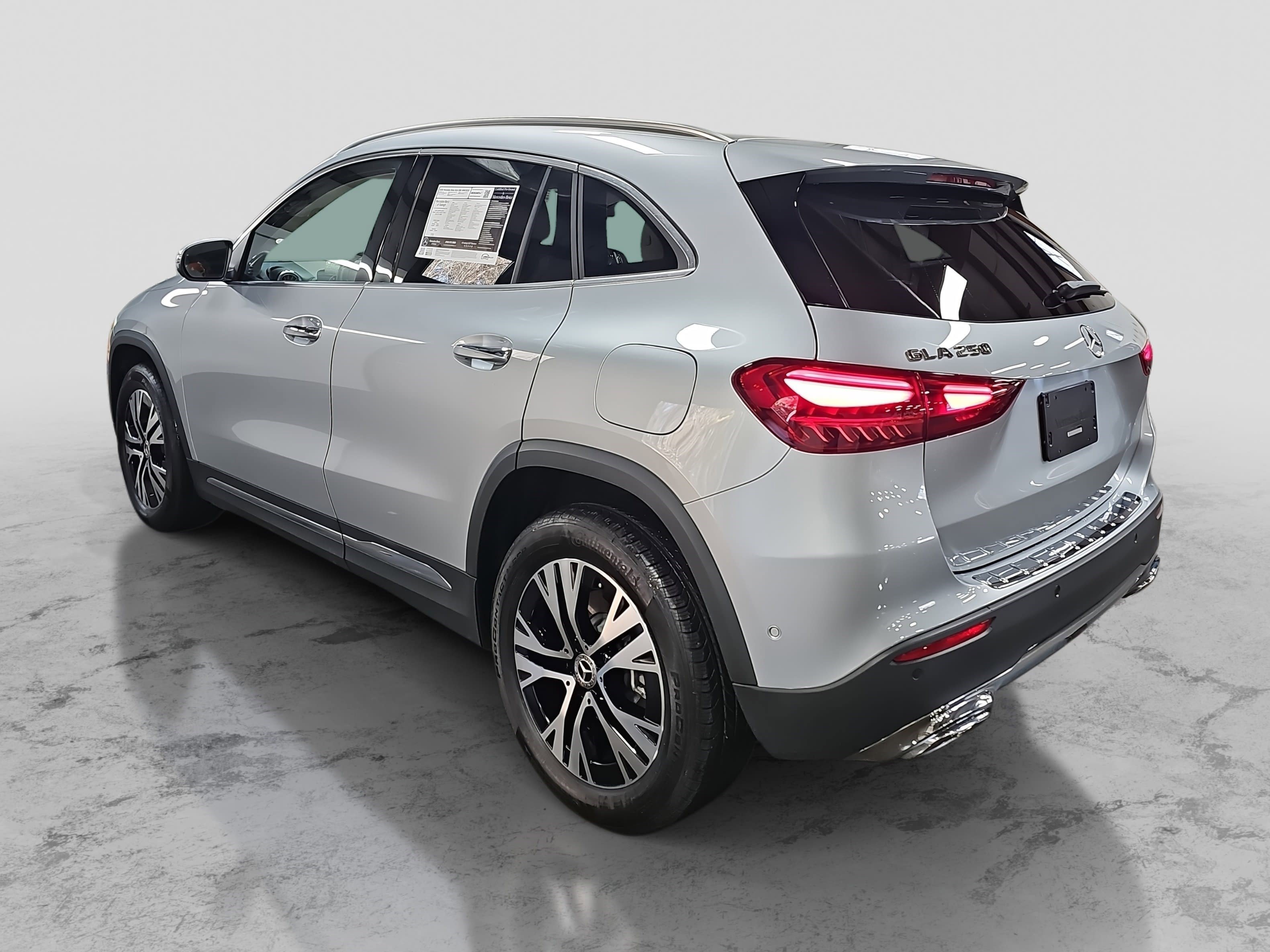 Certified 2025 Mercedes-Benz GLA 250 image 8