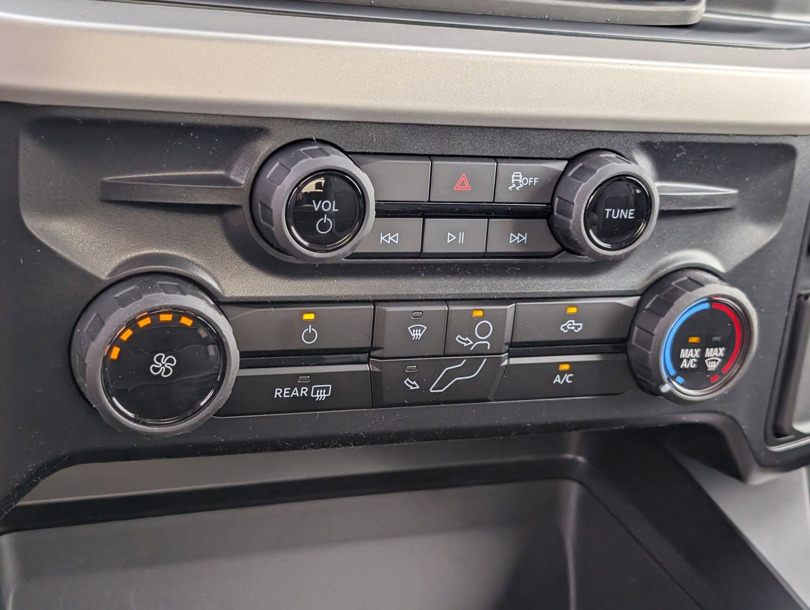 New 2026 Ford F250 XLT w/ FX4 Off-Road Package image 13