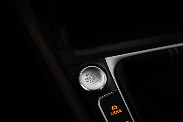 Used 2018 Volkswagen Golf R image 34