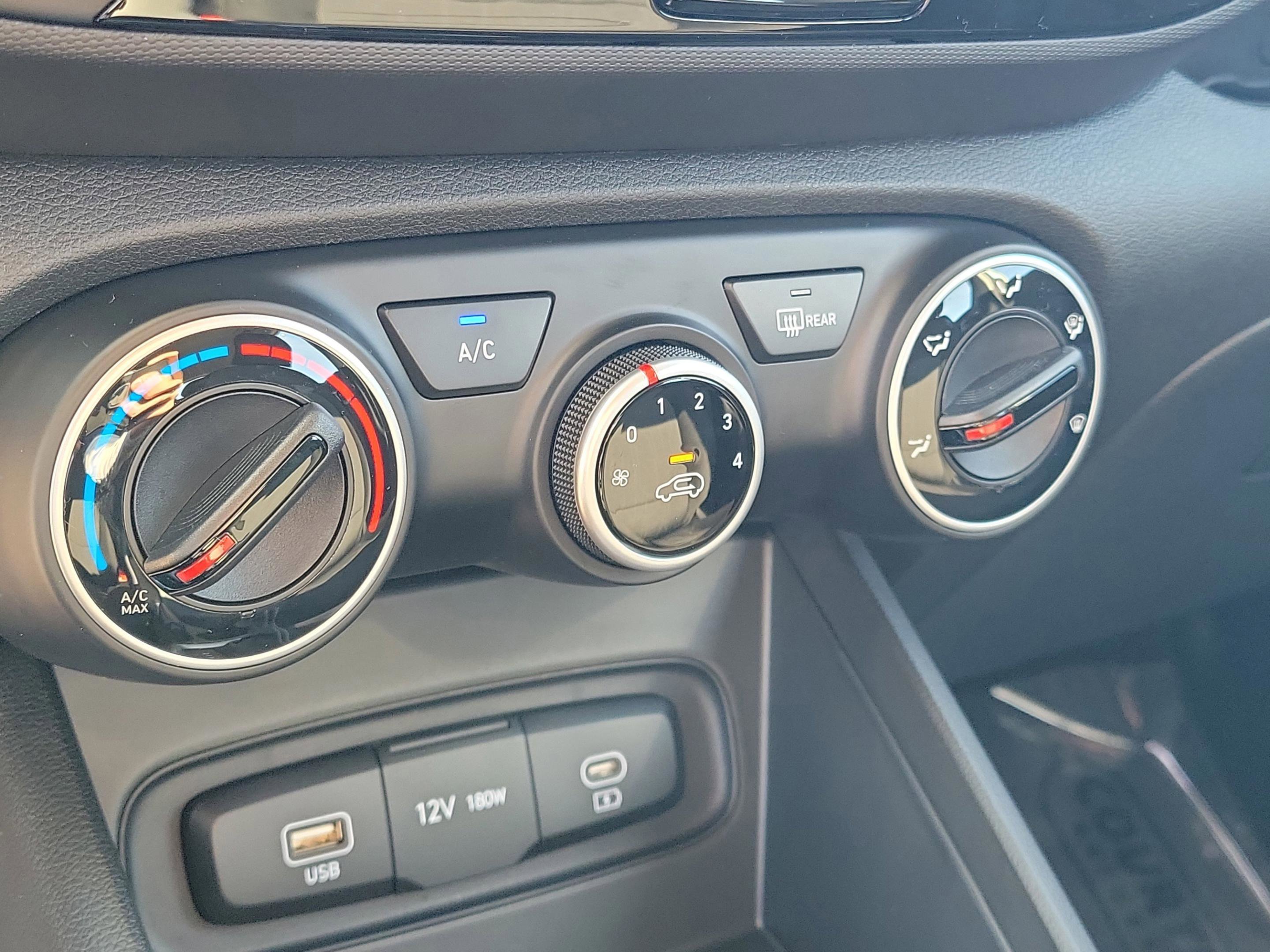 New 2026 Hyundai Venue SE image 20