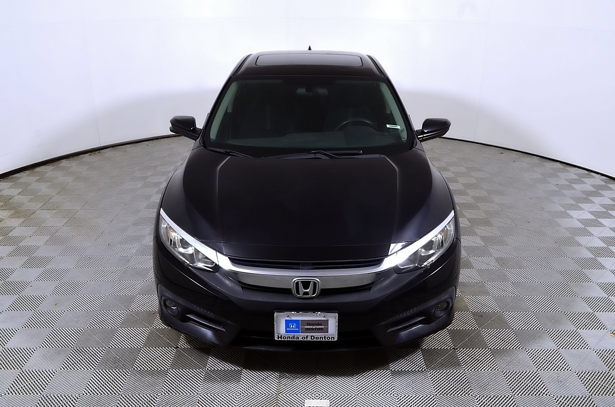 Used 2017 Honda Civic EX-T image 4