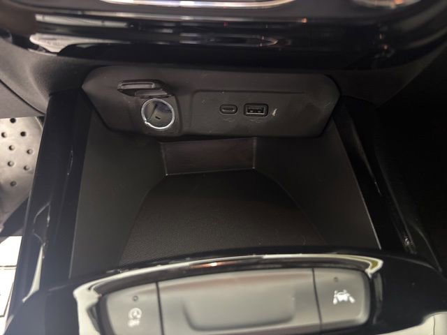 Used 2025 Chevrolet Trax LT w/ Driver Confidence Package FWD image 6