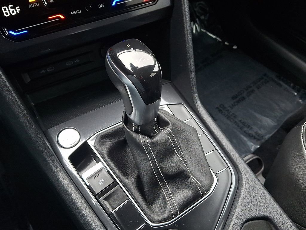 Certified 2022 Volkswagen Tiguan SE image 14