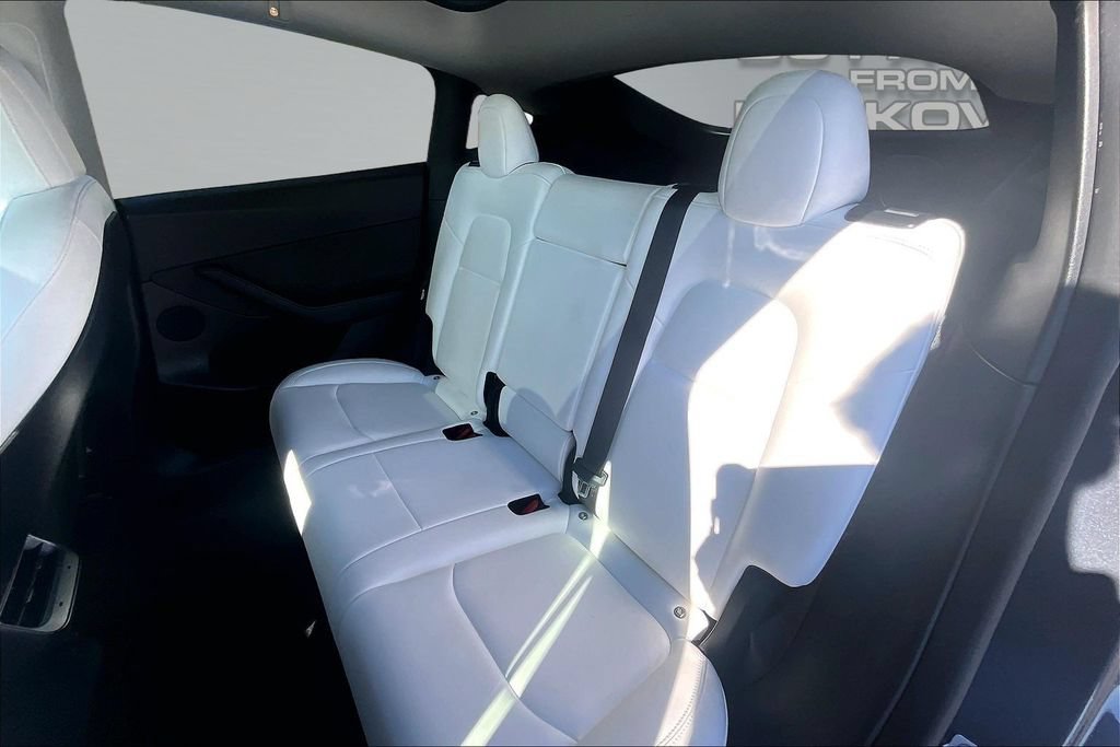 Used 2022 Tesla Model Y Performance AWD/4WD image 26