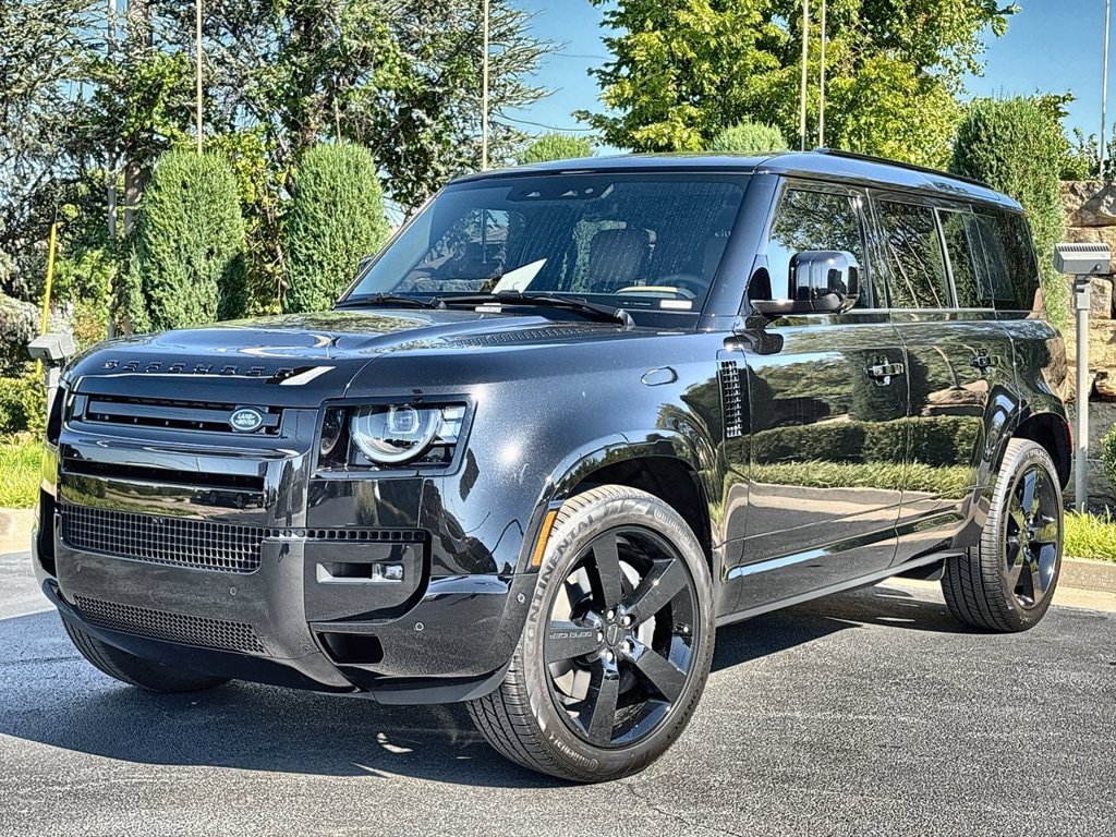 New 2026 Land Rover Defender 110 X-Dynamic SE AWD/4WD image 1