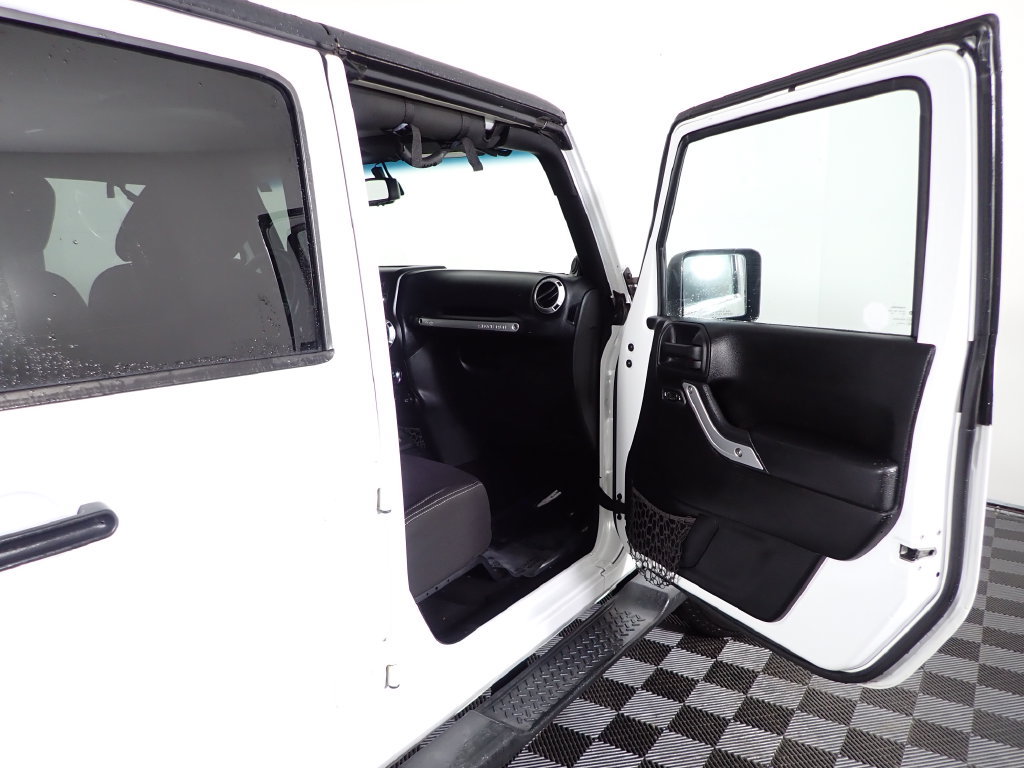 Used 2013 Jeep Wrangler Unlimited Sahara w/ Dual Top Group AWD/4WD image 29