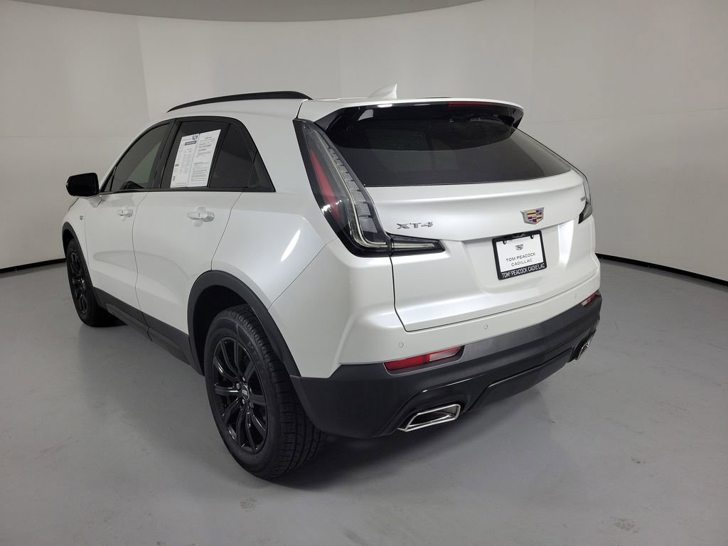Used 2023 Cadillac XT4 Sport image 3